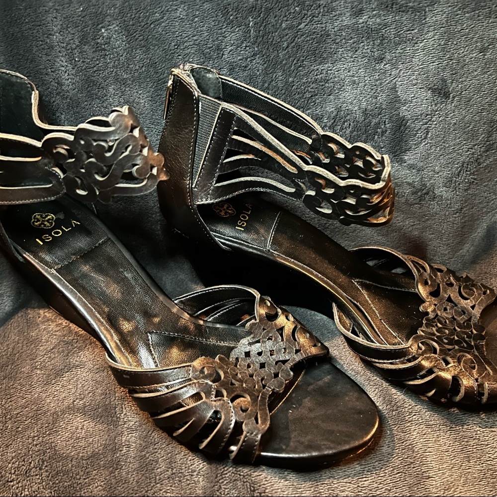 Black Wedge leather dress sandal- Size 11 w - filigree detail in straps.